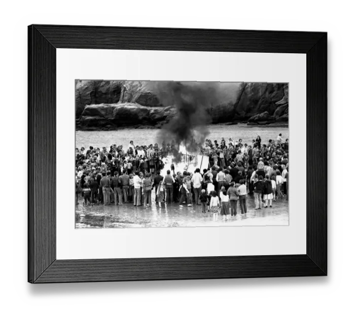 Framed Print : Models of Viking longships are burnt on the beach at Cullercoats Bay in July 1980 Framed Print : Models of Viking longships are burnt on the beach at Cullercoats Bay in July 1980