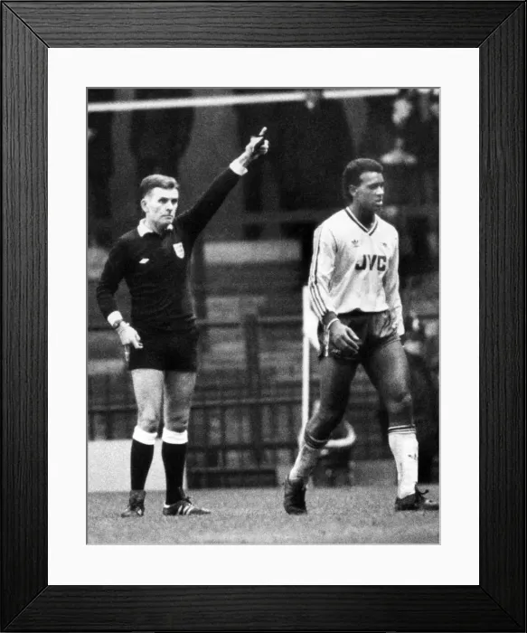 Framed Print : Manchester United 2 v. Arsenal 0. The Battle of Old Trafford