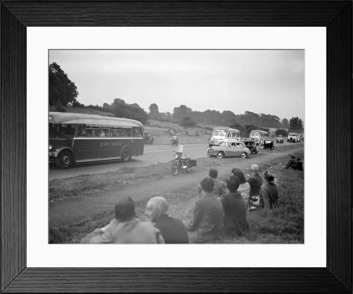 Framed Print : Picnickers sit on the verge watching the traffic on the Sidcup by-pass Framed Print : Picnickers sit on the verge watching the traffic on the Sidcup by-pass