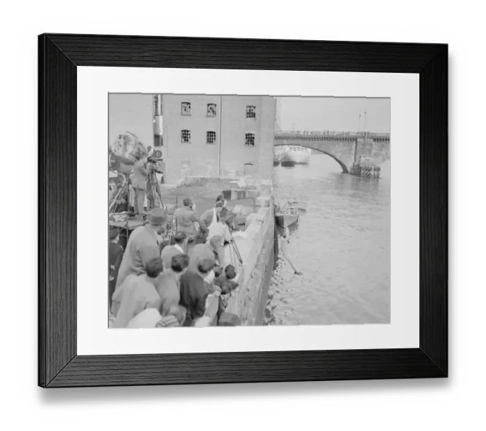Framed Print : Sophia Loren seen here being shooting a scene for the film The Millionairess Framed Print : Sophia Loren seen here being shooting a scene for the film The Millionairess