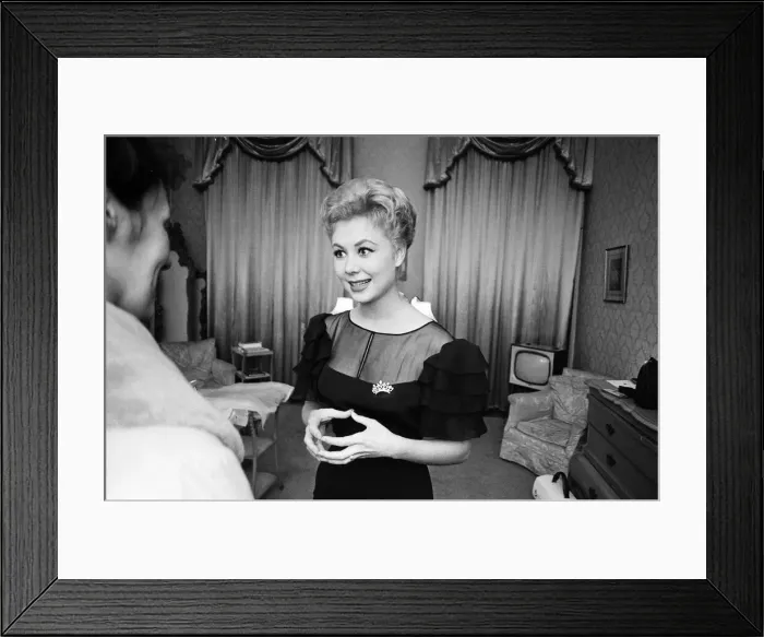 Framed Print : Mitzi Gaynor, American actress, singer & dancer, who is in the UK to work on new film Framed Print : Mitzi Gaynor, American actress, singer & dancer, who is in the UK to work on new film