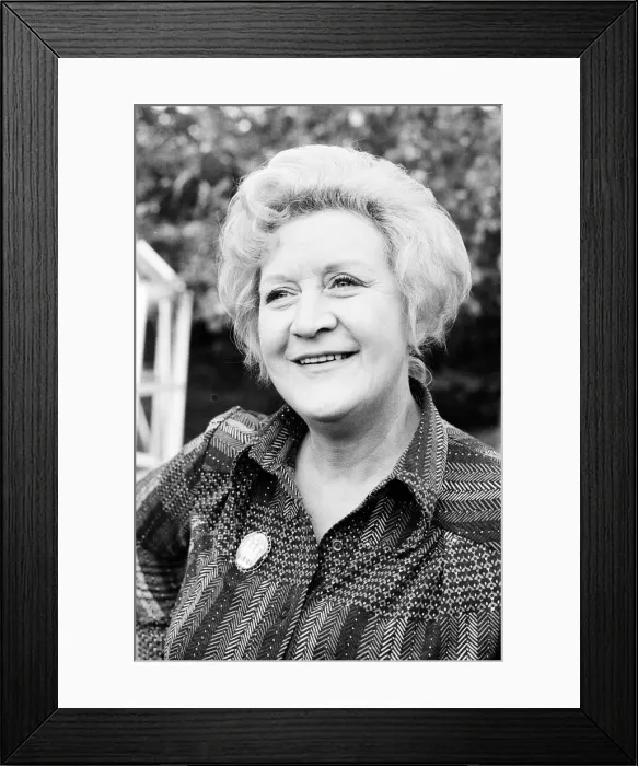 Framed Print : Actress Molly Sugden at home in her garden. 12th November 1977 Framed Print : Actress Molly Sugden at home in her garden. 12th November 1977