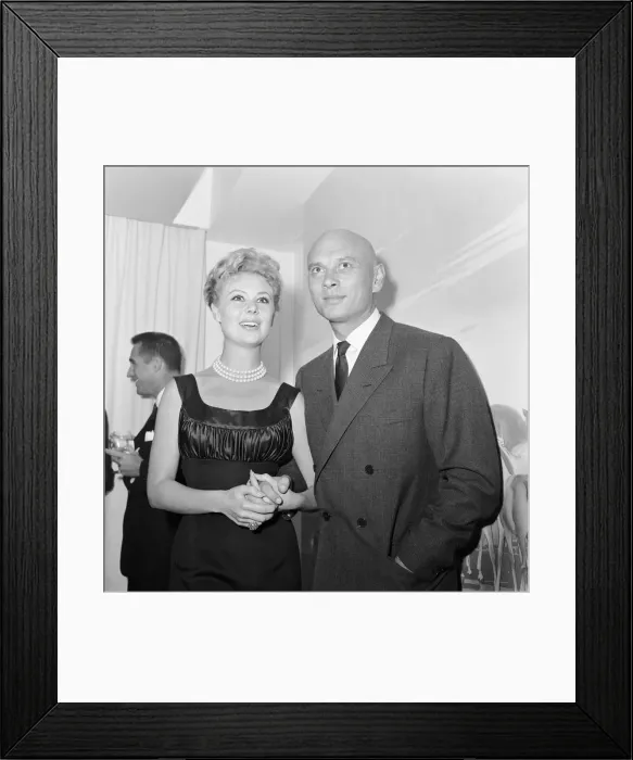 Framed Print : Mitzi Gaynor, American actress, singer & dancer, who is in the UK to start work on new Framed Print : Mitzi Gaynor, American actress, singer & dancer, who is in the UK to start work on new