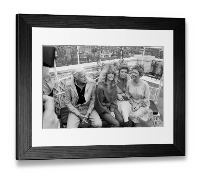 Framed Print : US actress Farrah Fawcett Majors pictured with family at a photo reception