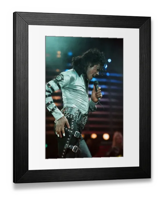 Framed Print : Michael Jackson in concert at Wembley. 15th July 1988