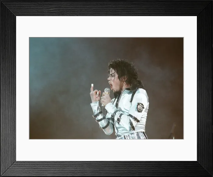 Framed Print : Michael Jackson in concert at Wembley. 22nd July 1988