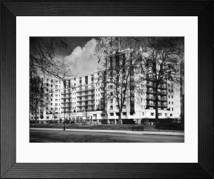 Framed Print : The Dorchester Hotel, Park Lane, London April 1931. W1K 1QA *** Local