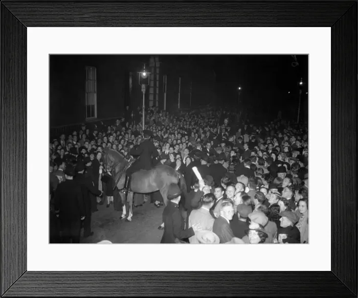 Framed Print : World War Two, Britain, 2nd September 1939, Mounted police try to keep a pathway clear as