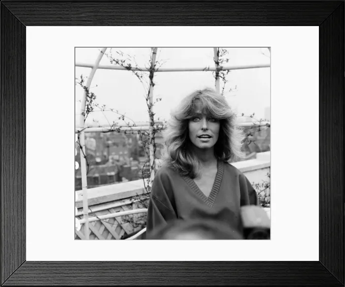 Framed Print : US actress Farrah Fawcett Majors pictured at a photo reception at the Dorcester Hotel in