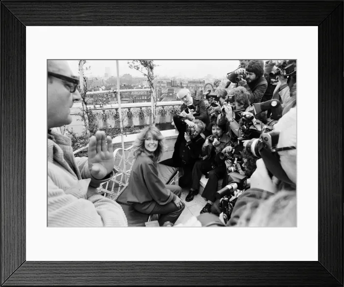 Framed Print : US actress Farrah Fawcett Majors pictured at a photo reception at the Dorcester Hotel in Framed Print : US actress Farrah Fawcett Majors pictured at a photo reception at the Dorcester Hotel in