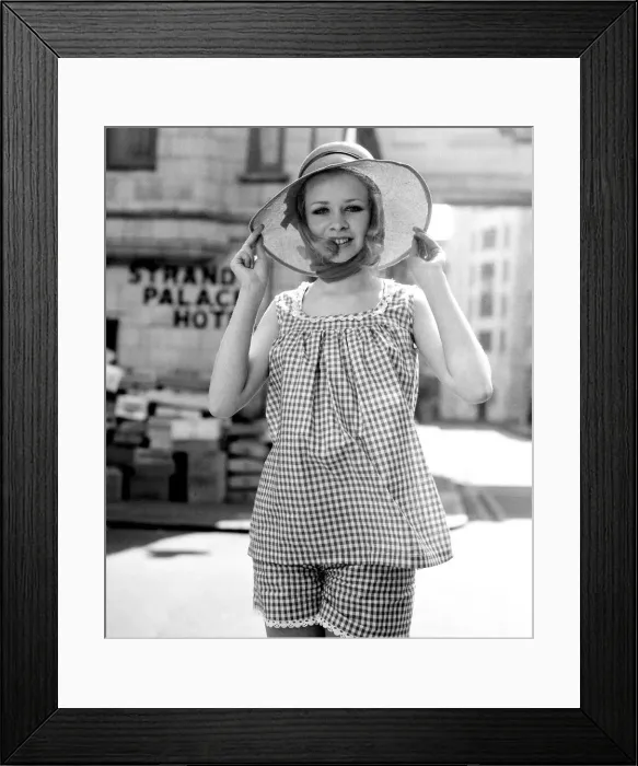 Framed Print : Josie Howard from Essex, contestant in Daily Mirrors Miiss Hot Pants Competition Framed Print : Josie Howard from Essex, contestant in Daily Mirrors Miiss Hot Pants Competition