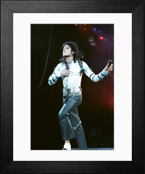 Framed Print : Michael Jackson in concert at Wembley. 15th July 1988 Framed Print : Michael Jackson in concert at Wembley. 15th July 1988