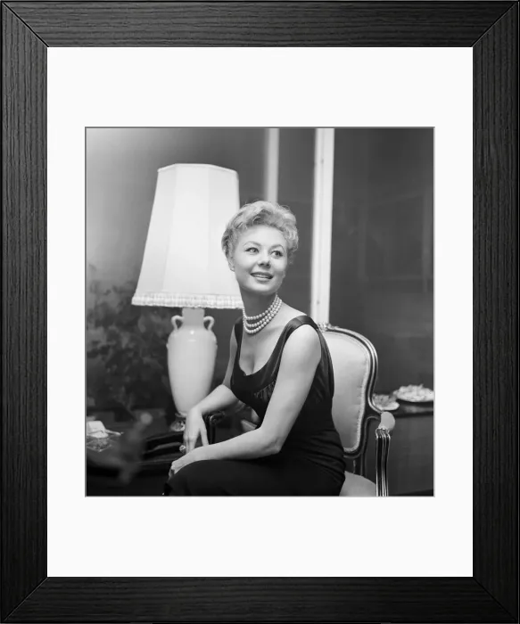 Framed Print : Mitzi Gaynor, American actress, singer & dancer, who is in the UK to start work on new Framed Print : Mitzi Gaynor, American actress, singer & dancer, who is in the UK to start work on new