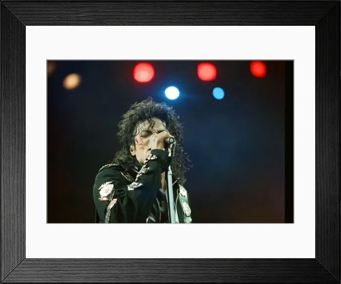 Framed Print : Michael Jackson in concert at Wembley. 15th July 1988 Framed Print : Michael Jackson in concert at Wembley. 15th July 1988