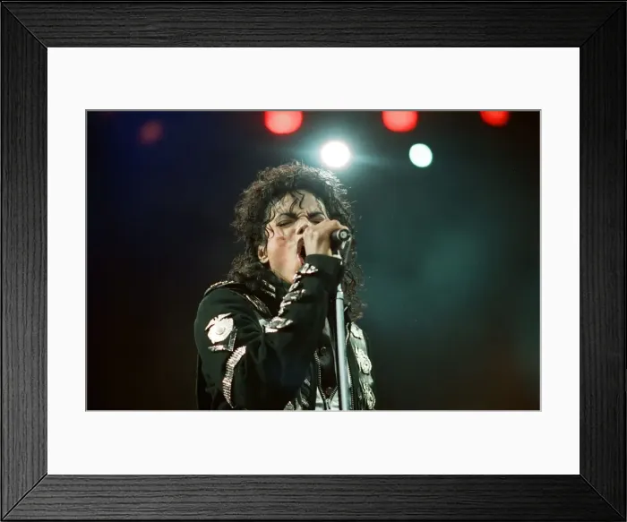 Framed Print : Michael Jackson in concert at Wembley. 15th July 1988 Framed Print : Michael Jackson in concert at Wembley. 15th July 1988