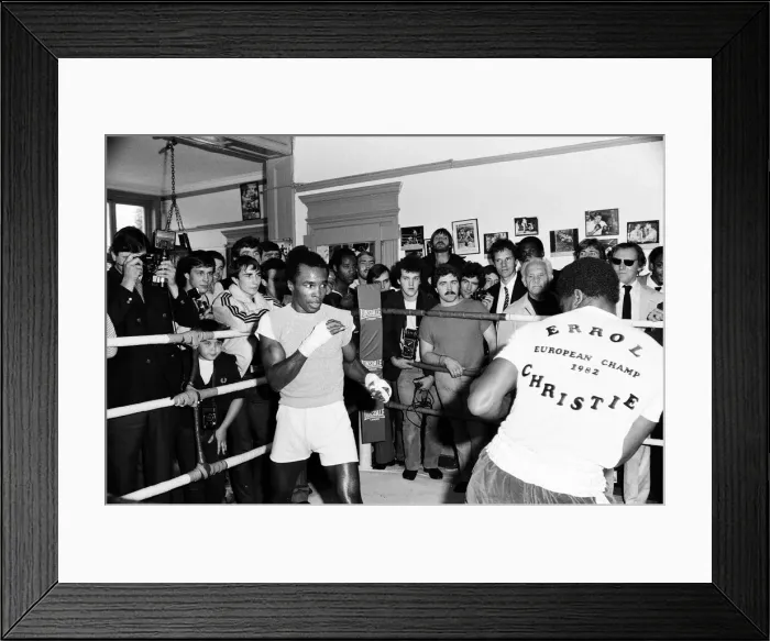 Framed Print : Boxer Errol Christie with Sugar Ray Leonard in the Thomas A Framed Print : Boxer Errol Christie with Sugar Ray Leonard in the Thomas A