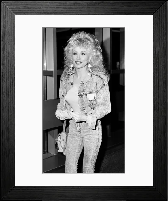 Framed Print : Dolly Parton seen here at London Airport 1st April 1988 Local Caption Watscan Framed Print : Dolly Parton seen here at London Airport 1st April 1988 Local Caption Watscan