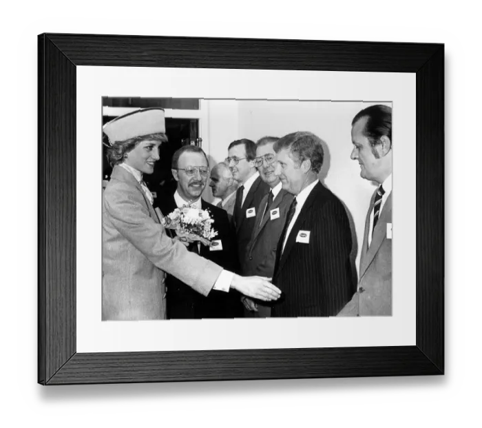 Framed Print : Diana, Princess of Wales during her visit to the Remploy factory in Coventry Framed Print : Diana, Princess of Wales during her visit to the Remploy factory in Coventry