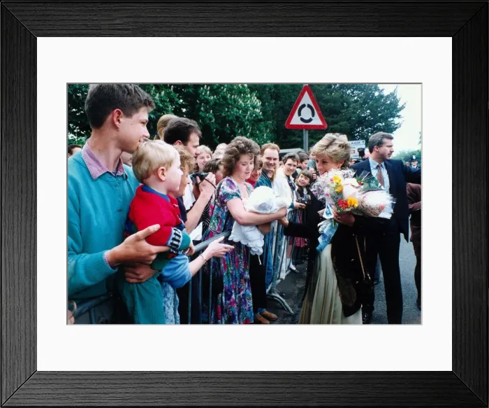 Framed Print : Diana, Princess of Wales during a visit to Fawsley House in Rugby Framed Print : Diana, Princess of Wales during a visit to Fawsley House in Rugby