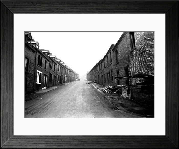 Framed Print : Demolition of the old terraced houses in and around Scotswood Road area of Elswick in