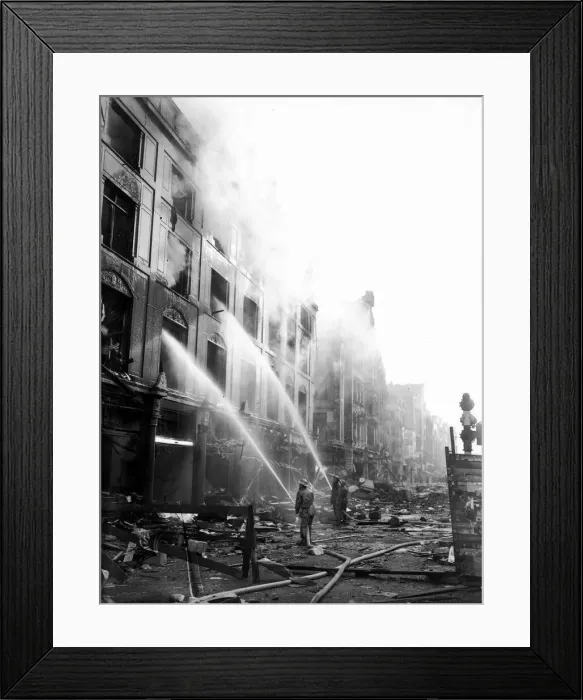 Framed Print : On this day 7th September 1940 Germany start Air Raids over London Framed Print : On this day 7th September 1940 Germany start Air Raids over London
