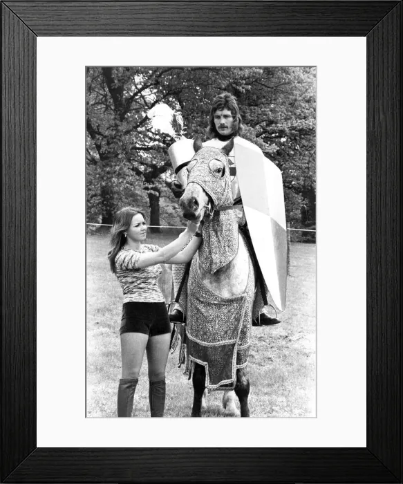 Framed Print : Sylvia Armstrong, aged 18, of Great Lumley, holds the horse for David Mould before he Framed Print : Sylvia Armstrong, aged 18, of Great Lumley, holds the horse for David Mould before he