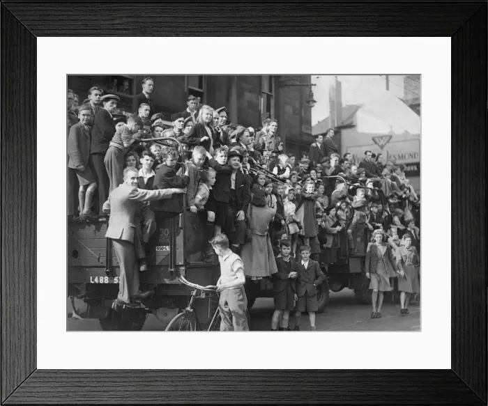 Framed Print : People on the streets celebrate the The VJ day victory parade in Newcastle at the end of Framed Print : People on the streets celebrate the The VJ day victory parade in Newcastle at the end of