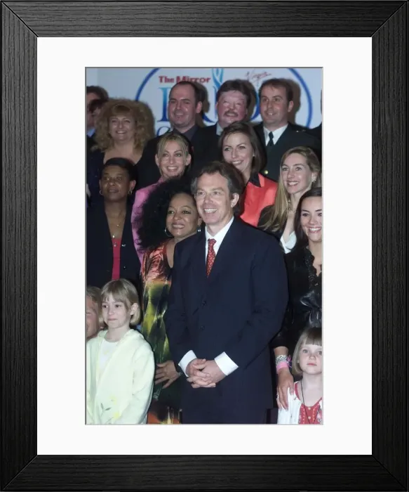 Framed Print : Tony Blair and Diana Ross at Mirror Pride Of Britain Awards 2000 with some of the winners Framed Print : Tony Blair and Diana Ross at Mirror Pride Of Britain Awards 2000 with some of the winners