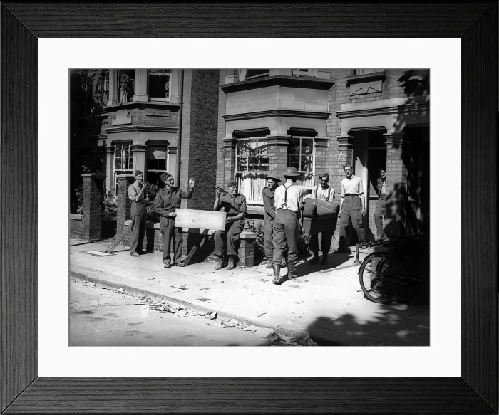 Framed Print : Richmond attacked by buzz bombs in August 1944, during WW2