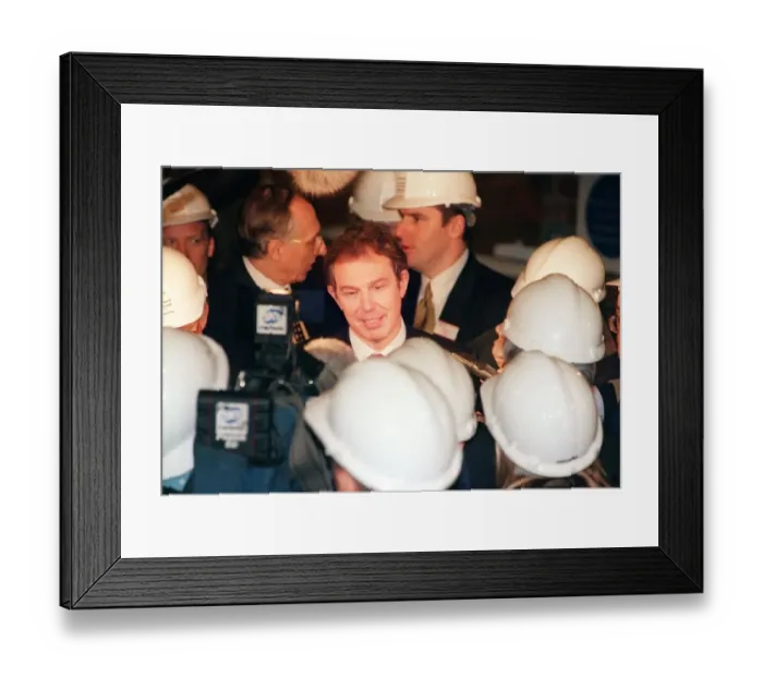 Framed Print : Tony Blair Prime Minister 4th March 1999 visiting Marconi Marine in Scotstoun in