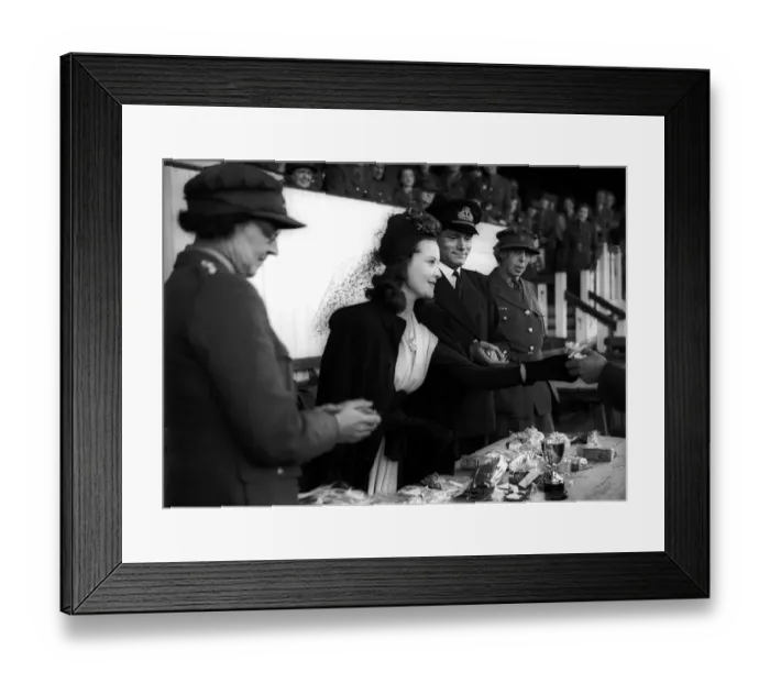 Framed Print : Lawrence Olivier and Vivian Leigh at ATS Sports Laurence Olivier