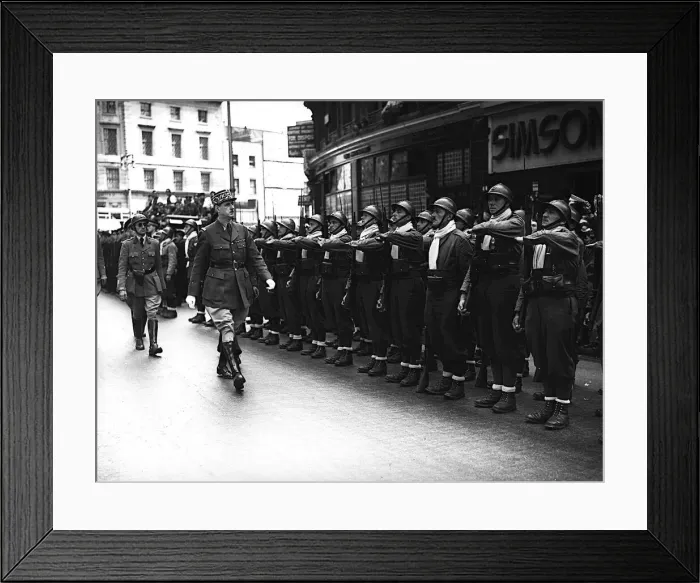 Framed Print : General de Gaulle reviews French troops in London, 1940 Soldier and statesman Framed Print : General de Gaulle reviews French troops in London, 1940 Soldier and statesman