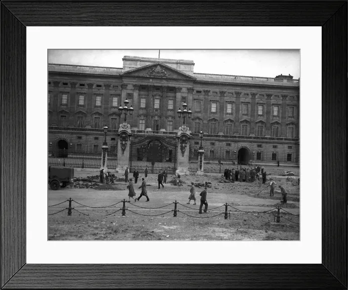 Framed Print : The Royal Chapel Buckingham Palace Bombed An air raid on 10 September