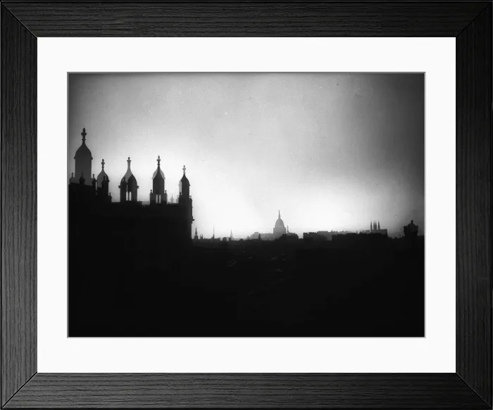 Framed Print : Fire scenes in London during WW2 Framed Print : Fire scenes in London during WW2