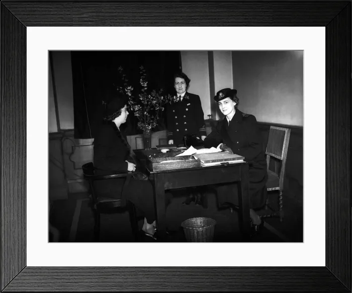 Framed Print : Duchess of Kent in a Wrens Uniform The Duchess of Kent helps a new recruit sign up Framed Print : Duchess of Kent in a Wrens Uniform The Duchess of Kent helps a new recruit sign up