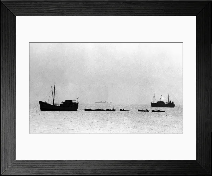 Framed Print : British Expeditionary Force returning from Dunkirk After a long retreat the bulk of Framed Print : British Expeditionary Force returning from Dunkirk After a long retreat the bulk of