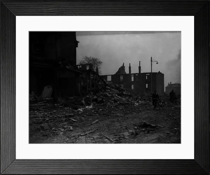 Framed Print : Bomb Damage Glasgow Clydeside during WW2 14th March 1941 Framed Print : Bomb Damage Glasgow Clydeside during WW2 14th March 1941