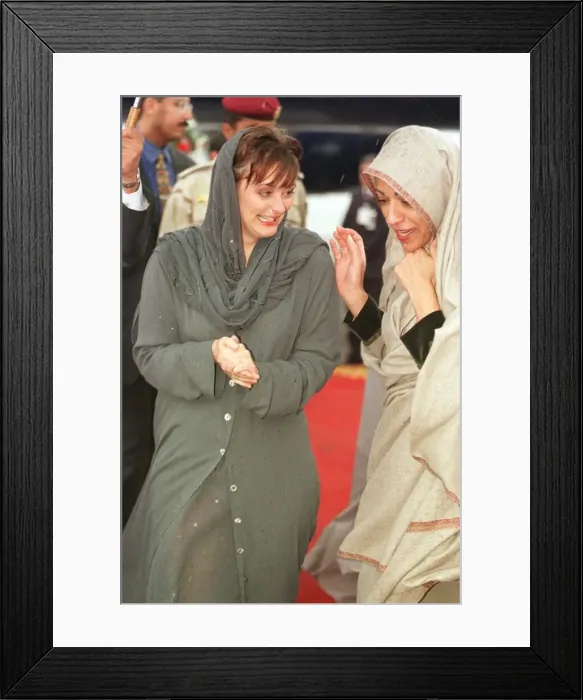 Framed Print : Cherie Blair arriving in Kuwait January 1999 with her husband Tony who visited the RAF Framed Print : Cherie Blair arriving in Kuwait January 1999 with her husband Tony who visited the RAF