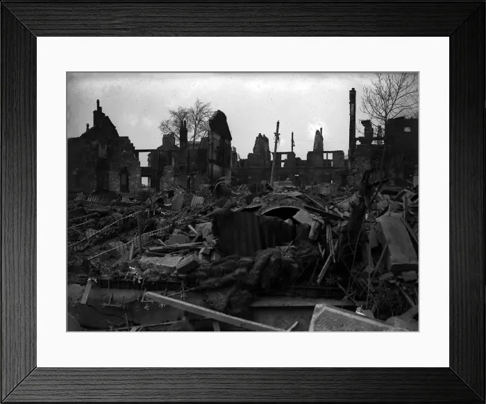 Framed Print : Bomb Damage Glasgow Clydeside during WW2 14th March 1941 Framed Print : Bomb Damage Glasgow Clydeside during WW2 14th March 1941