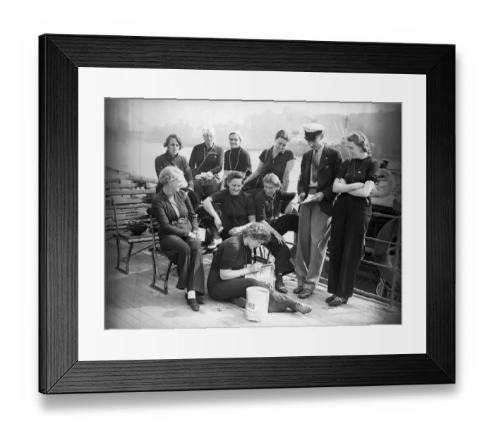 Framed Print : River emergency service during WW2 in London September 1939 Framed Print : River emergency service during WW2 in London September 1939