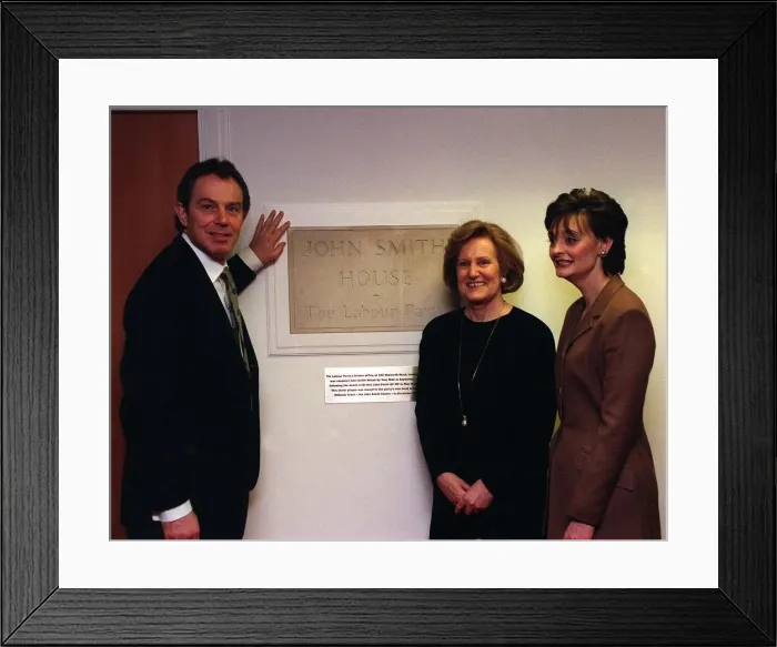 Framed Print : Tony Blair opens John Smith House at Millbank London with John Smiths widow Elizabeth