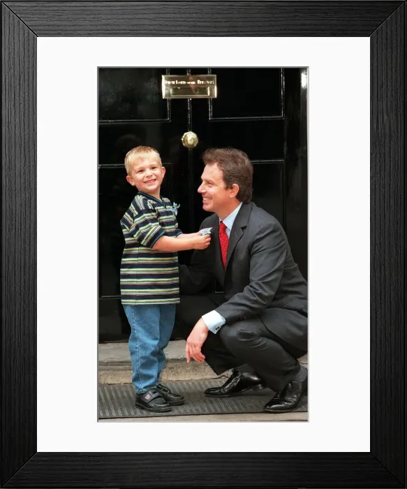Framed Print : Recovered cancer patient Alexander Taylor (4 ) from Staffordshire presents Prime Minister Framed Print : Recovered cancer patient Alexander Taylor (4 ) from Staffordshire presents Prime Minister