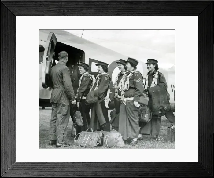 Framed Print : ATS Girls of the Castle bromwich detachmentof 845 control leave by air to an Framed Print : ATS Girls of the Castle bromwich detachmentof 845 control leave by air to an