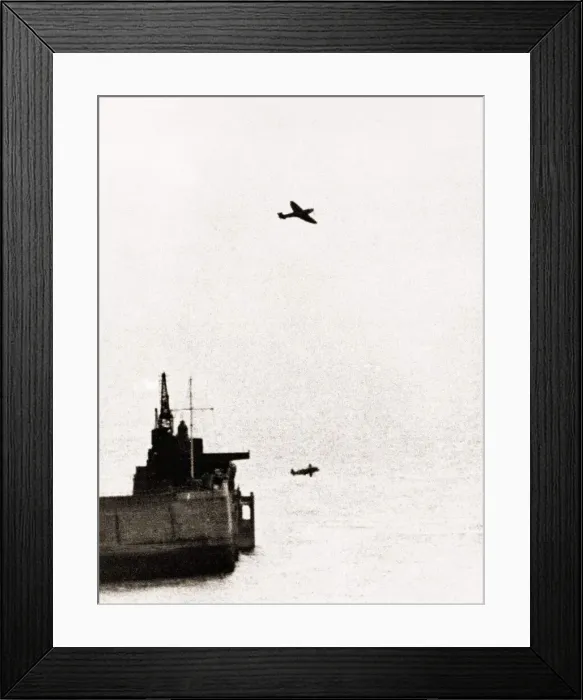 Framed Print : A Messerschmitt 109 and a MK II Spitfire dogfight over the outer harbour of Dover