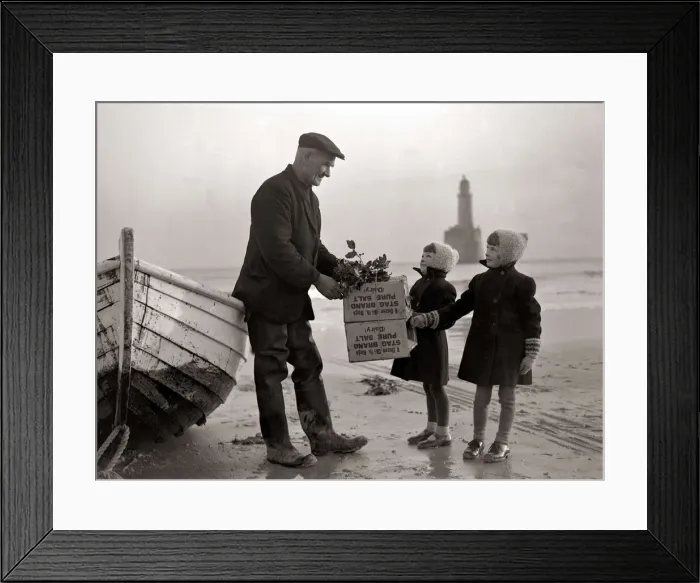 Framed Print : Children of the lighthouse keepers hand boatman Old Alick their fathers holly topped