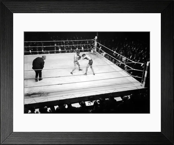 Framed Print : Jimmy Wilde fought the American Memphis Pal Moore at Olympia London on the 17th July