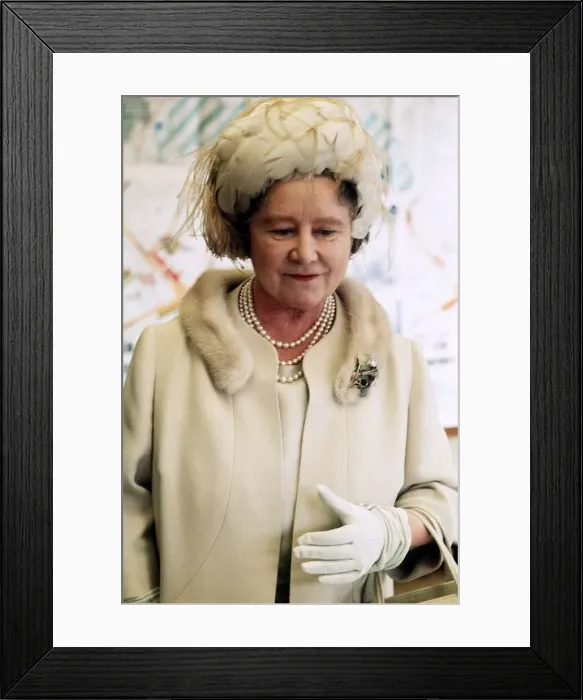 Framed Print : The Queen Mother visit to Edinburgh - June 1970 Framed Print : The Queen Mother visit to Edinburgh - June 1970