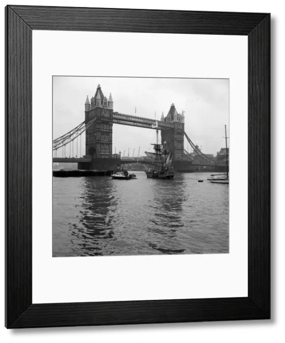 Framed Print : Sailing Ship Nonsuch at Tower Bridge April 1969 Framed Print : Sailing Ship Nonsuch at Tower Bridge April 1969