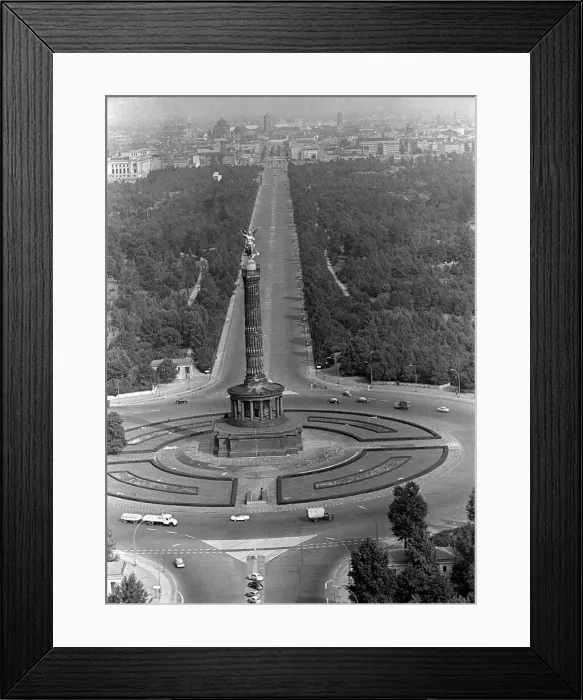 Framed Print : Germany Berlin Wall August 1961 Scenes of the Berlin Wall Statue Monument Framed Print : Germany Berlin Wall August 1961 Scenes of the Berlin Wall Statue Monument