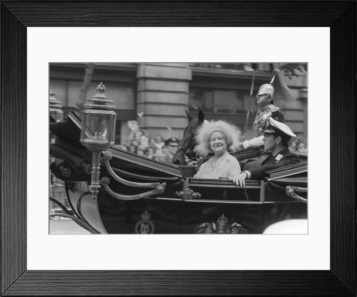 Framed Print : Queen Mother in open landau with Prince Andrew at the wedding of Prince Charles Framed Print : Queen Mother in open landau with Prince Andrew at the wedding of Prince Charles